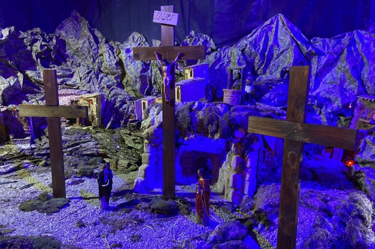 Verso la Pasqua, a Pernocari realizzato un presepe su passione e morte di Cristo