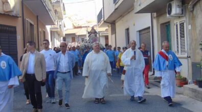 Paravati, il vescovo incontra i fedeli e spiega il trasferimento di don Muscari a Pizzo