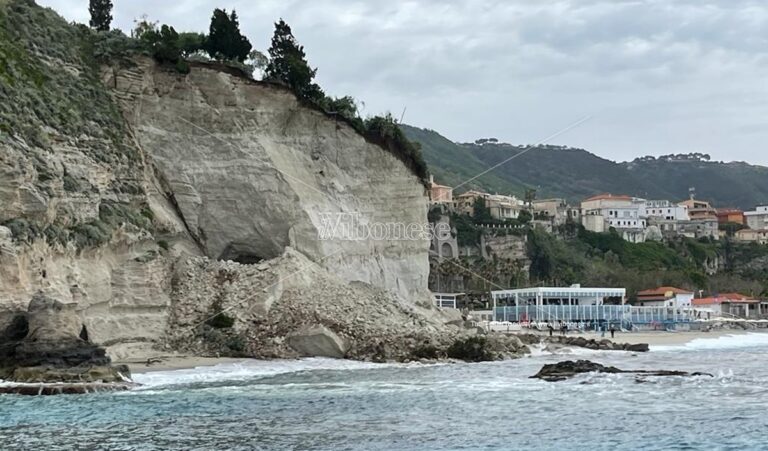 Nuovo crollo all’Isola di Tropea – Video/Foto