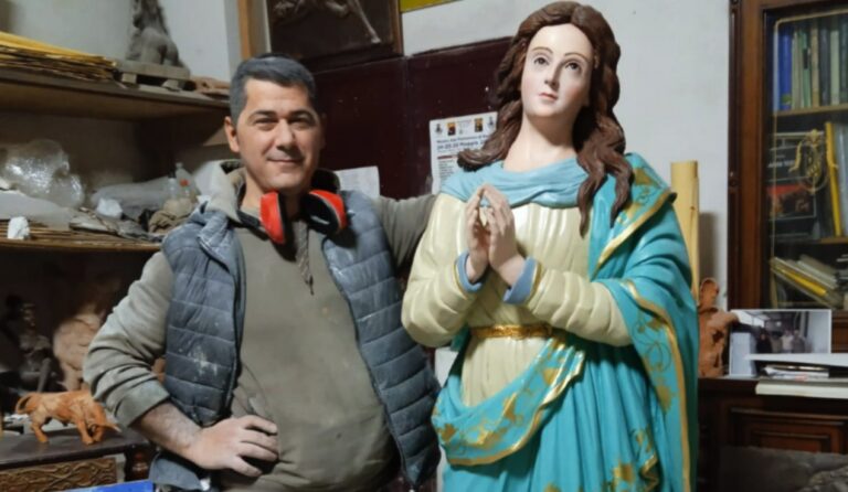 Torna a Gioia Tauro la statua della Madonna restaurata dallo scultore di Zungri Gaudioso