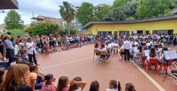 Tropea, il saggio di fine anno dei bambini dell’Annunziata fa il pieno di pubblico