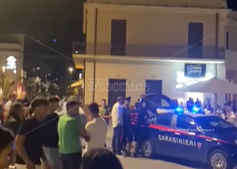 Tropea: sindaco contro chi festeggiava la fine dell’anno scolastico, intervengono i carabinieri – Video