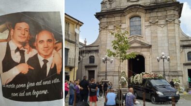 A Serra i funerali di Bruno Vavalà e Nicola Callà, morti in un incidente sulla Trasversale