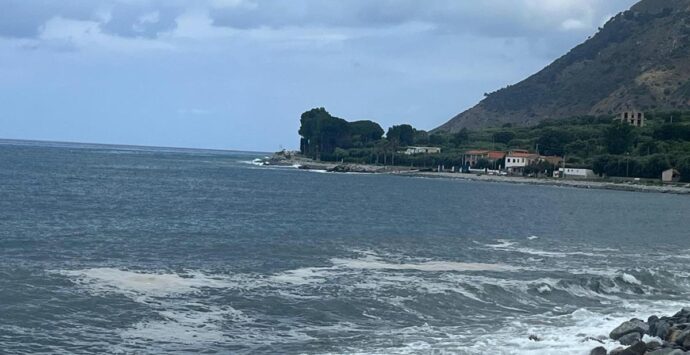 Joppolo: i fondi per depuratori e torrenti ci sono, ma il mare anche oggi è sporco