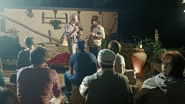 “La fattoria delle idee”, grande successo per la prima serata a Vibo con Peppe Voltarelli