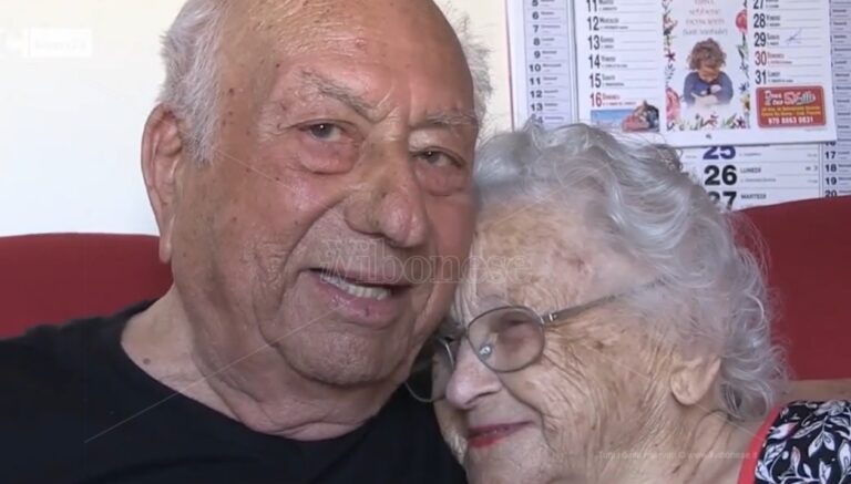 Festa grande a Parghelia per i 70 anni di matrimonio dei nonni Adele e Michele -Video