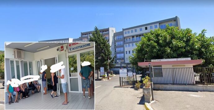 Ospedale di Tropea, pazienti in fila fuori al caldo per accedere al Pronto soccorso