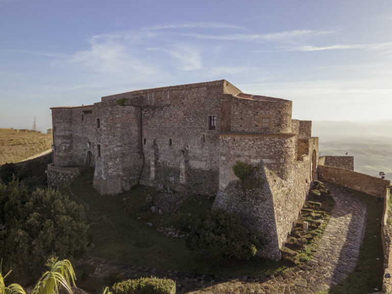 Museo di Vibo, domani tra le mura del castello l’Anfitrione di Plauto