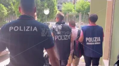 Ricercato dal 2022, alloggiava in un B&B di Tropea: arrestato dalla Polizia – Video