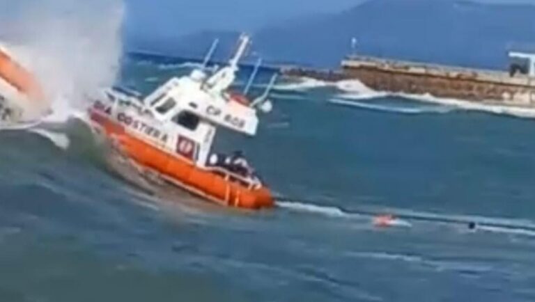 Vibo Marina, bagnante in difficoltà per il mare mosso soccorsa dalla Guardia costiera – Video