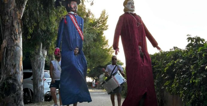 Storia e folclore s’intrecciano a Briatico con lo “Sbarco dei giganti”