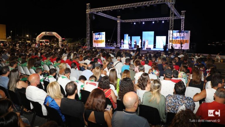 Grande successo di pubblico a Vibo Marina per la kermesse culturale “Orgoglio e pregiudizio” – Video