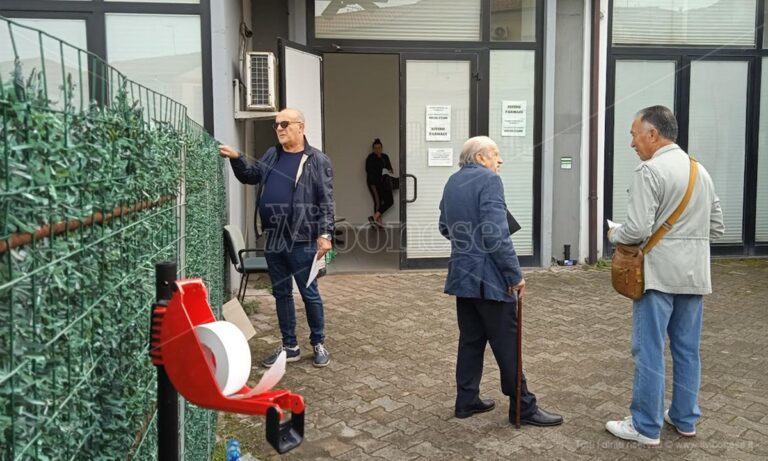 Farmacia territoriale di Vibo: lunghe file e farmaci introvabili, lo sconforto dei cittadini – Video  