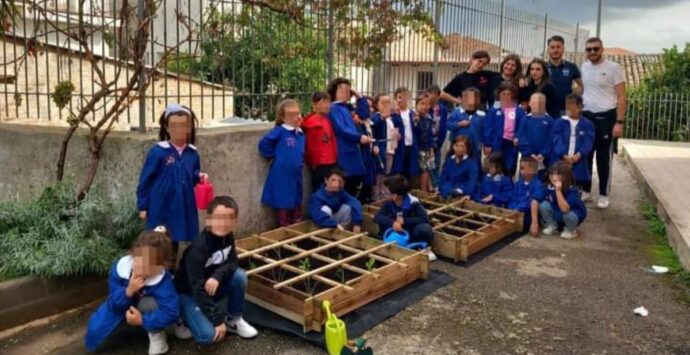 La scuola di Piscopio punta sul laboratorio di sostenibilità con gli orti didattici per gli alunni