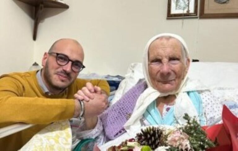 Jonadi in festa per i centotré anni di vita di nonna Maria Rosa Cichello