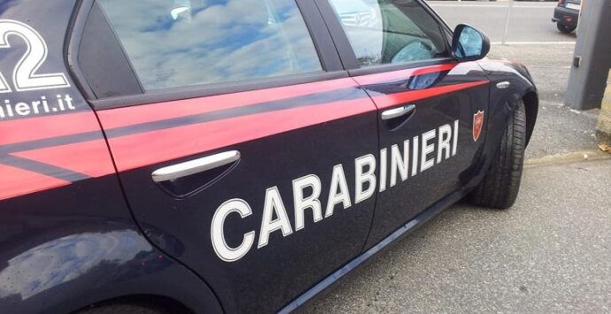 Gerocarne, aveva in casa un chilo di marijuana e una pistola: arrestato