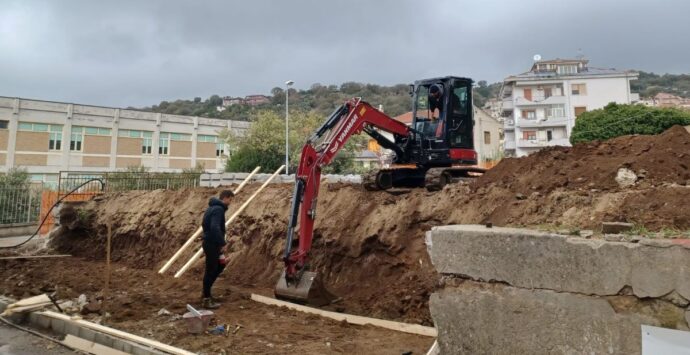 Iniziati i lavori di ripristino dello storico campetto di Nicotera