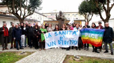 Sanità in crisi, le associazioni davanti all’ospedale di Vibo: «La comunità attende risposte»