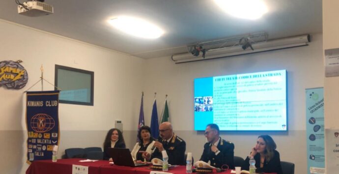 Vibo, il Kiwanis club incontra gli studenti dello Scientifico: focus sulla guida in sicurezza