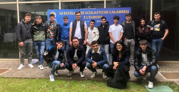 Eccellenze scolastiche: la Regione premia gli studenti dell’Iis, Itg e Iti di Vibo