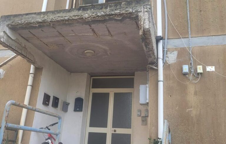 Paravati, il Pd denuncia il degrado della “casa popolare” di via Capuana