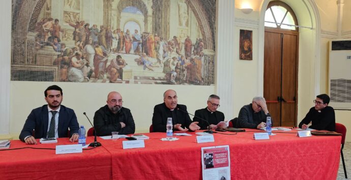 A Catanzaro il libro su don Mottola di monsignor Ramondino e don Suppa