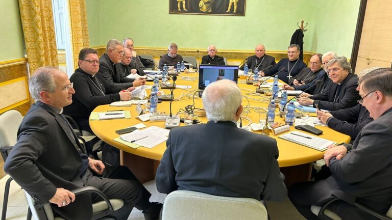 Elezioni, la chiamata alle urne dei vescovi calabresi: «I cristiani vadano a votare»