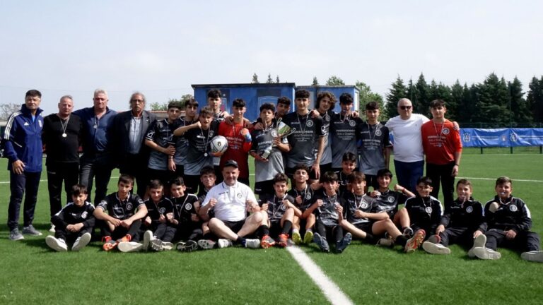 Calcio giovanile, l’Usd Francavilla Angitola premiata a Catanzaro per la vittoria del campionato Under 15