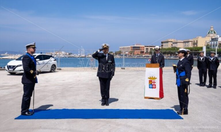 Guardia costiera, prima donna al comando della nave “Natale De Grazia”