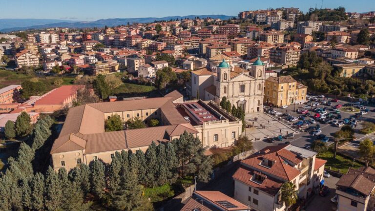 La caduta del Sistema bibliotecario come la promessa tradita di una Vibo bella e possibile -Video