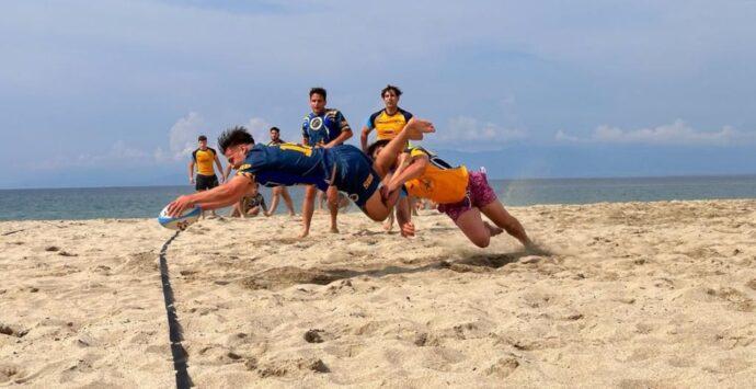 Pizzo, lo spettacolo sportivo va in meta: sabato prima tappa del Trofeo italiano di Beach Rugby