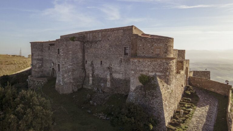 Vibo e il suo patrimonio archeologico diventano pubblici nel progetto “ArcheoVibo”