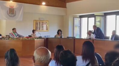 Zungri, il sindaco Fiamingo replica all’opposizione dopo lo scontro in Consiglio comunale. Il VIDEO di come è andata