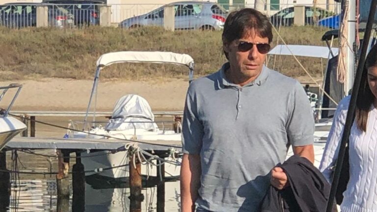 Antonio Conte a Vibo Marina prima di ufficializzare il nuovo ingaggio con il Napoli