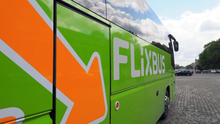 Flixbus potenzia le tratte con Vibo per l’estate: nuovi collegamenti con Milano, Palermo, Bari e non solo