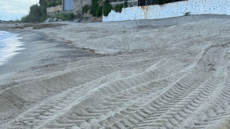 A Pizzo ruspe schiaccia-tutto sulle spiagge della Marinella: l’appello di Paolillo (Wwf) cade nel vuoto