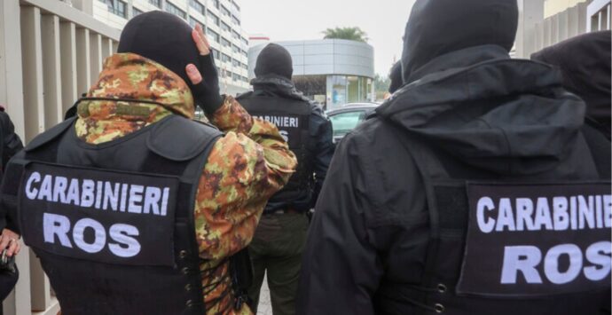 Operazione antimafia nel Vibonese: blitz dei Ros nelle Preserre, arrestate 14 persone – NOMI