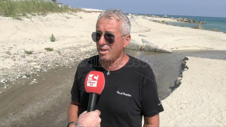 «La spiaggia di Bivona era un vanto, ora non c’è più nessuno» la denuncia di Patania (Confasila) – Video