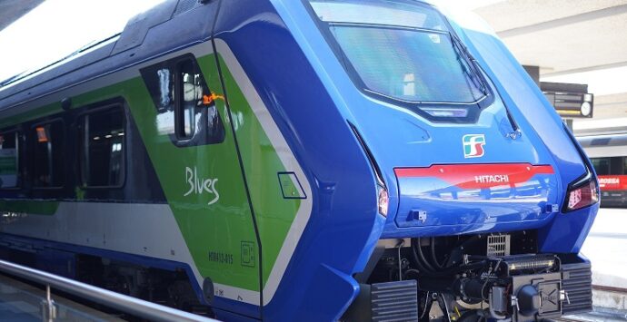 Estate, 4 nuovi collegamenti ferroviari per la Costa degli Dei: Trenitalia comunica giorni, orari e info utili
