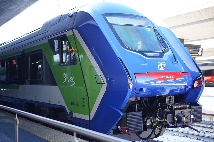 Estate, 4 nuovi collegamenti ferroviari per la Costa degli Dei: Trenitalia comunica giorni, orari e info utili