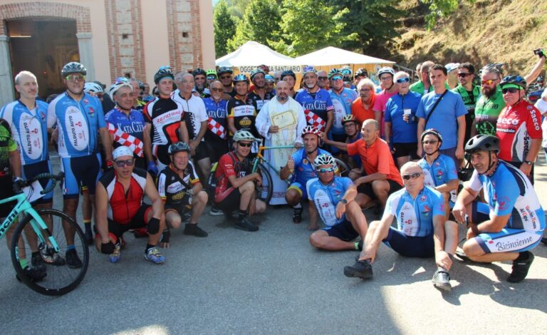 Mileto, grande partecipazione alla XVII edizione del bici-pellegrinaggio “Giro della Catena”