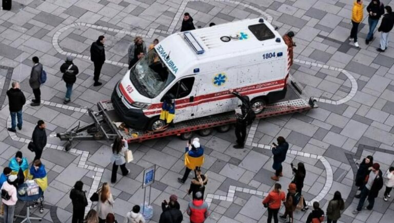 L’ambulanza ucraina mitragliata pronta ad arrivare a Pizzo, l’iniziativa per raccogliere fondi e acquistare nuovi mezzi di soccorso