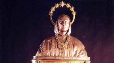 Il busto di San Bruno pronto per essere accolto nella chiesa dell’Addolorata in vista del Giubileo