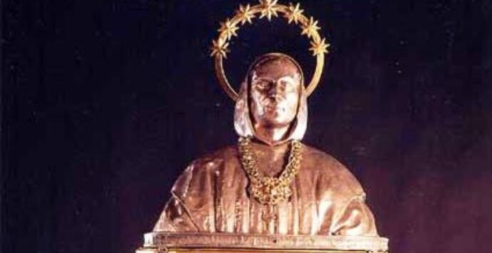 Il busto di San Bruno pronto per essere accolto nella chiesa dell’Addolorata in vista del Giubileo