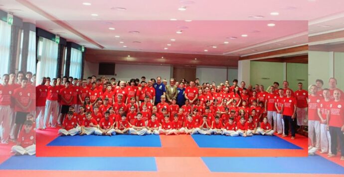 Vibo, il Centro estivo di karate chiama a raccolta 170 partecipanti. Ospite d’onore il campione del mondo Crescenzo