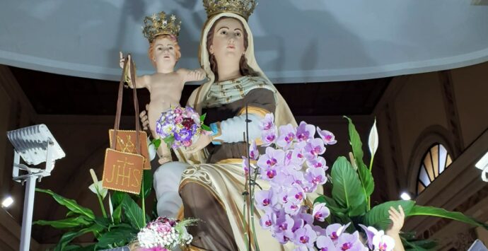 Fede e tradizioni, a Briatico torna la processione a mare della Madonna del Carmine