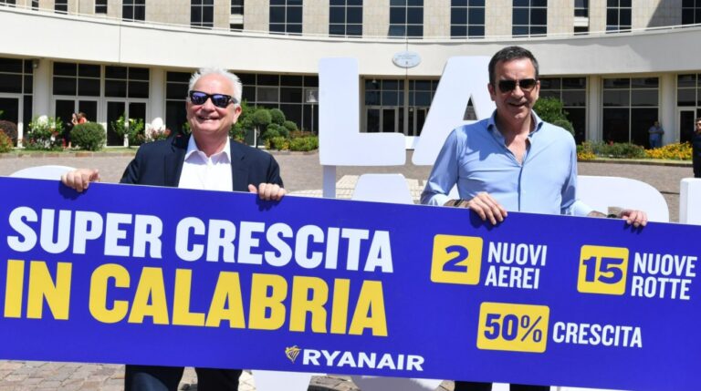 La Calabria vola: Occhiuto e Wilson (Ryanair) presentano 11 nuove rotte