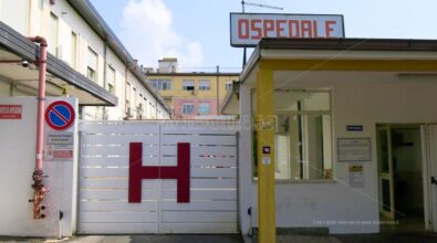 Ospedale di Vibo, lavoratori in affanno. La mobilitazione della Cgil: «Costretti a turni massacranti e zero benefici» – VIDEO