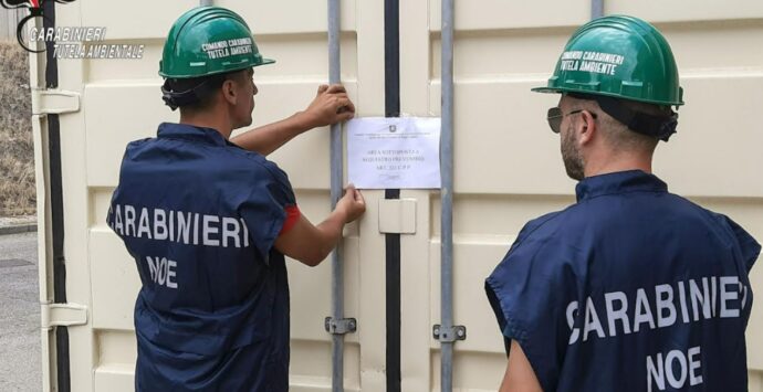 Traffico illecito di rifiuti, maxi operazione in Calabria: sequestrate società per un valore di 20 mln  