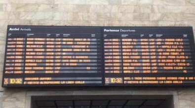 Forti ritardi per i treni diretti a Sud a causa di un uomo che ha bloccato la circolazione a Firenze camminando sui binari